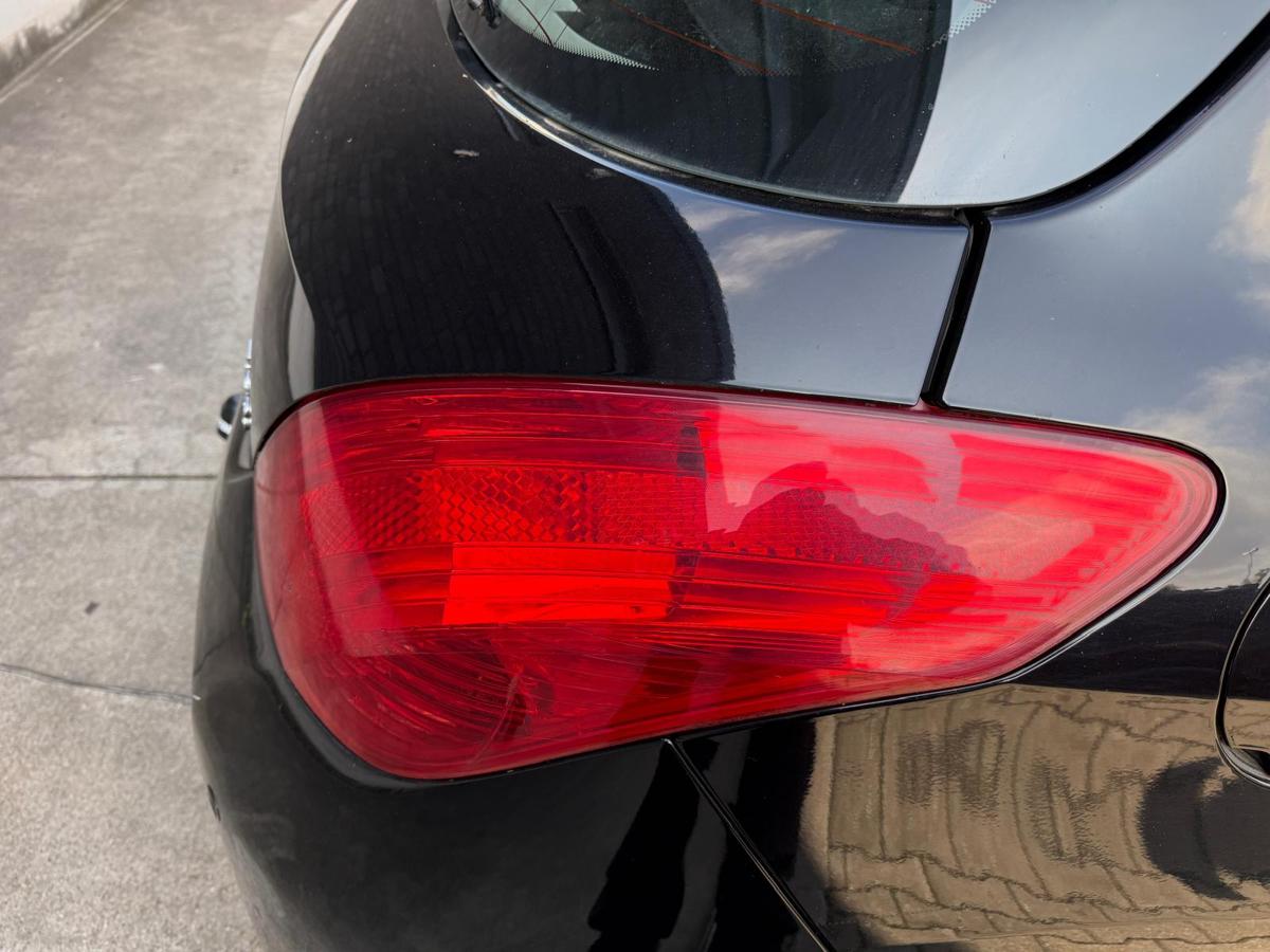 Peugeot 308 I original Rücklicht Rückleuchte rechts Fließheck BJ09